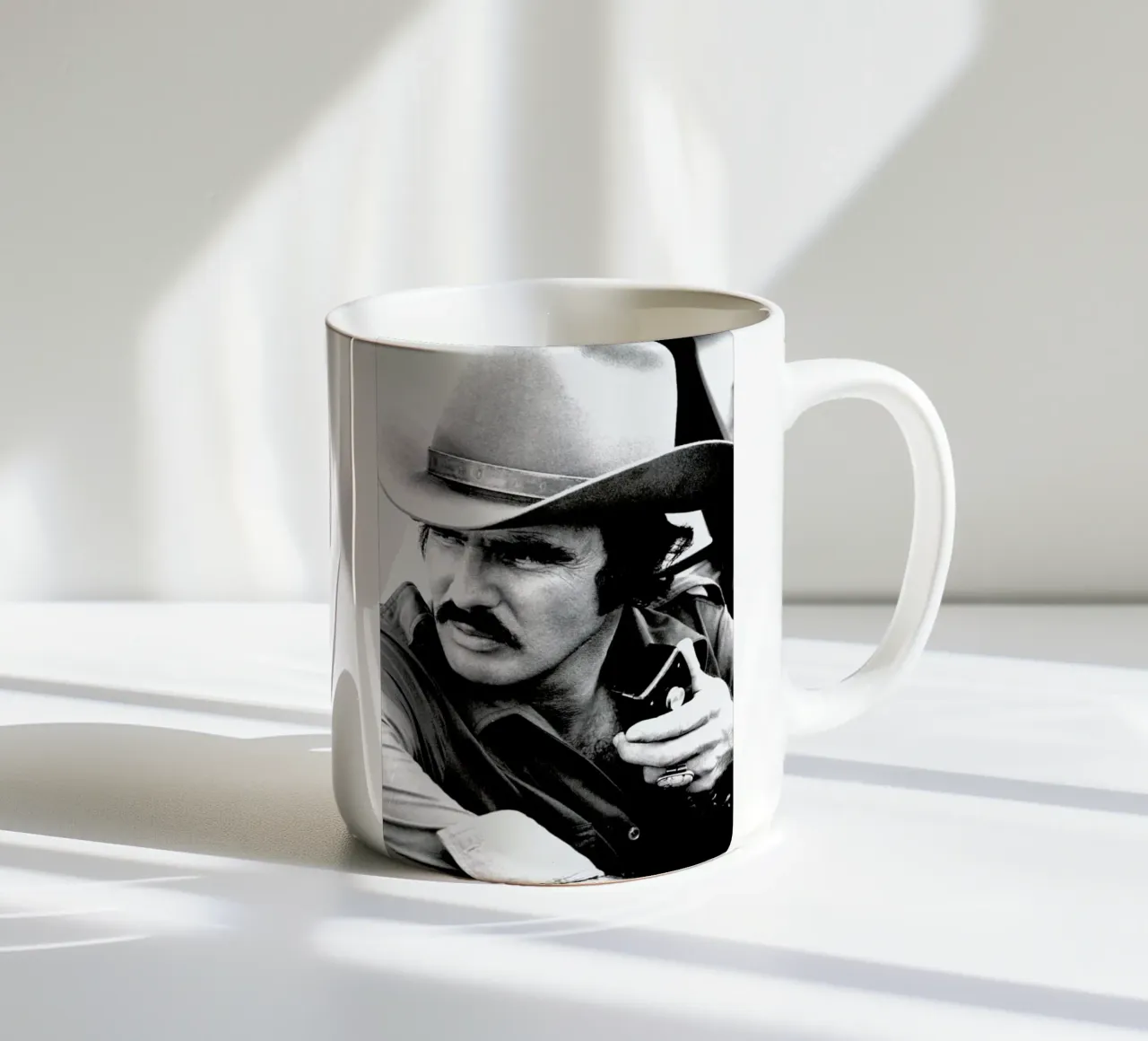 Burt Reynolds in 'Smokey and the Bandit' tazza in ceramica da Gallery Print and Art Limited