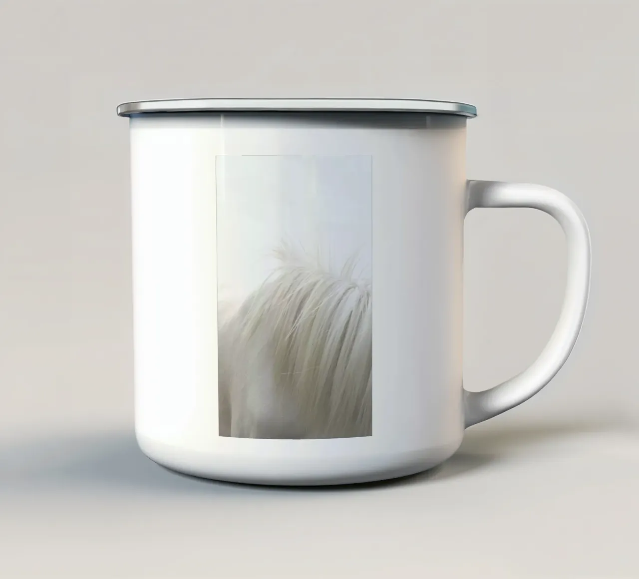 Horses Mane tazza in smalto da Victoria Frost
