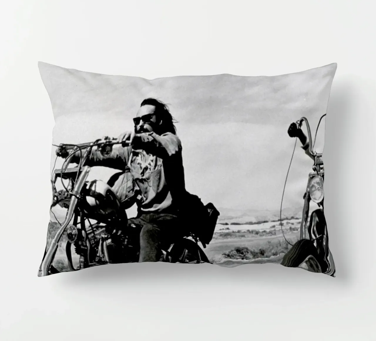 Dennis Hopper & Peter Fonda, 'Easy Rider' cuscino da Gallery Print and Art Limited