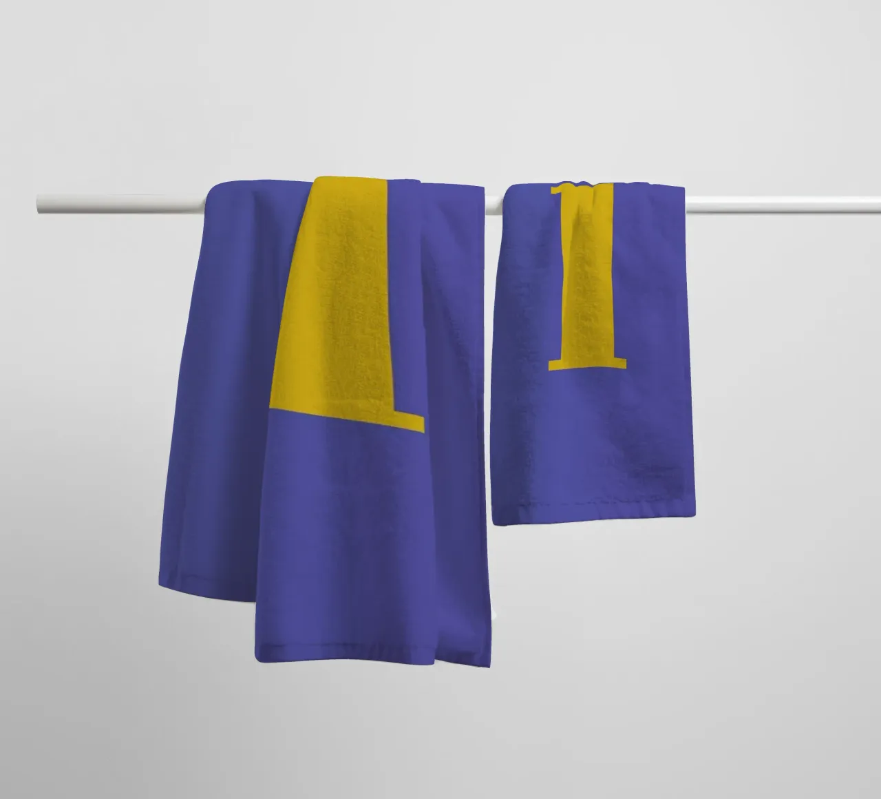 Blue Letter I asciugamano da bagno da Studio One