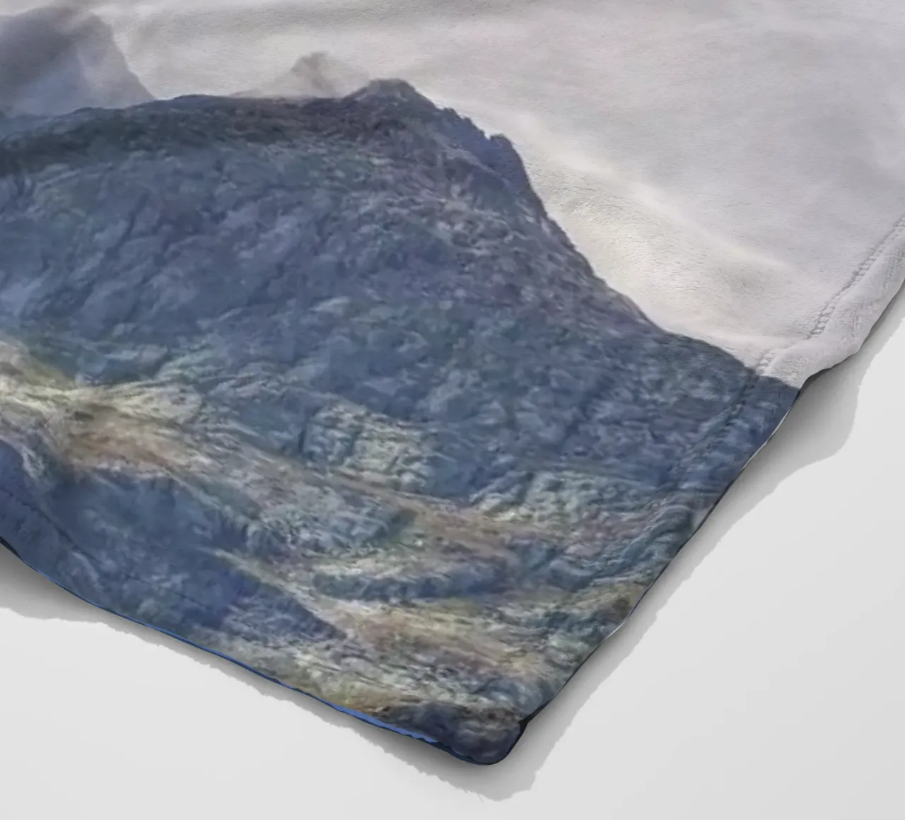 Gotthard Pass coperta in pile da Nur Mut
