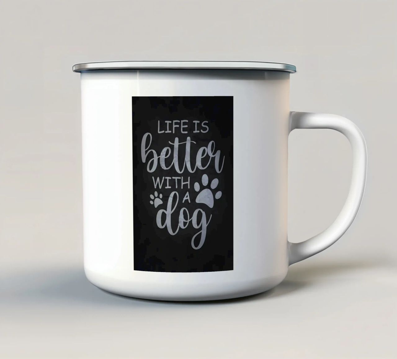 La vita è migliore con un cane tazza in smalto da Raegen