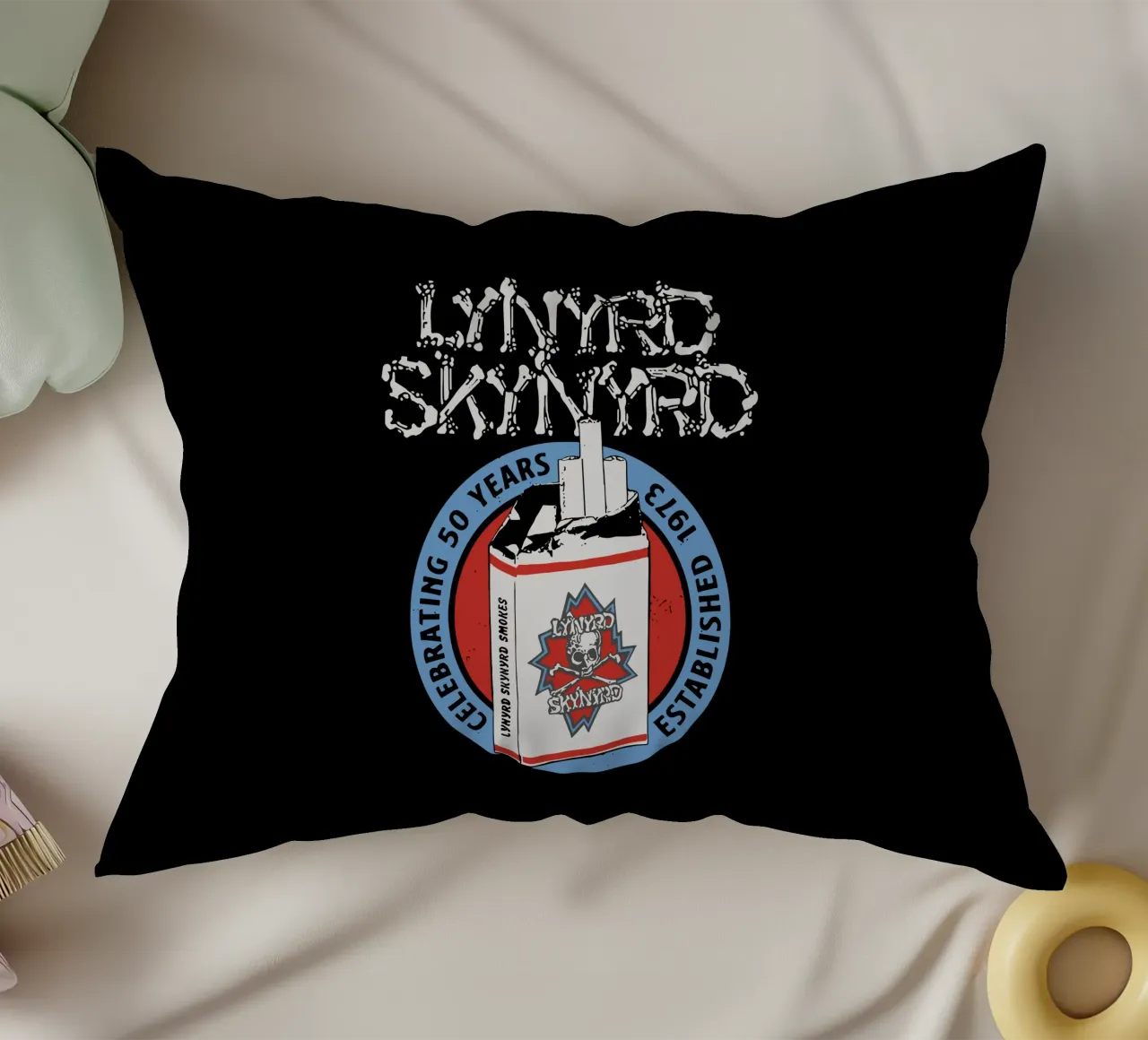 Lynyrd Skynyrd Smokes cuscino da heatherloulin