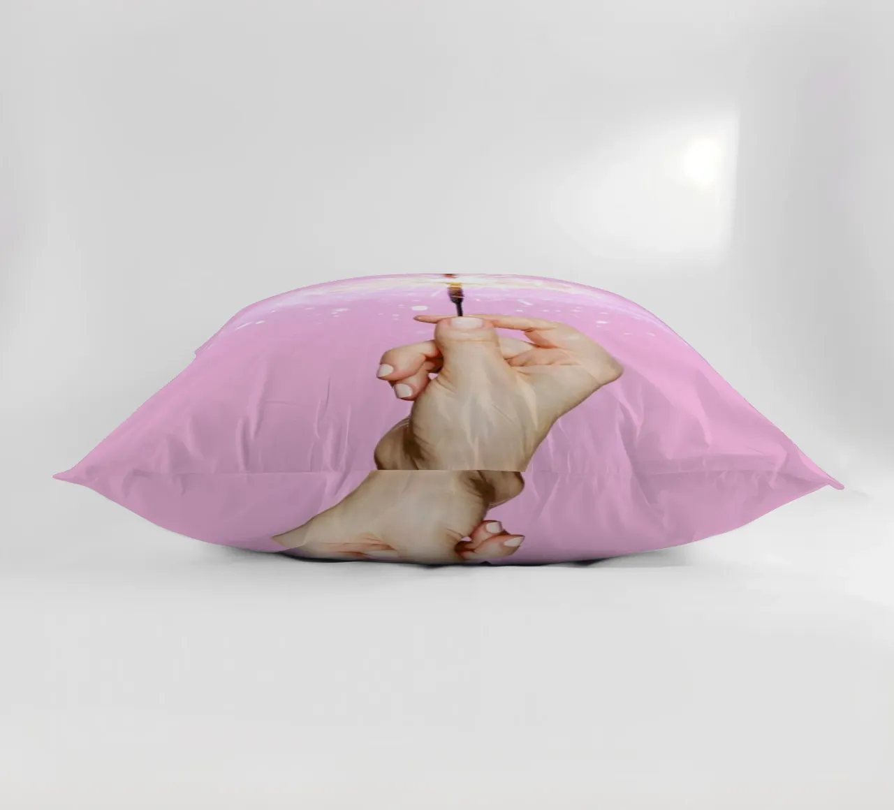 Sparkler Universe cuscino da Paul Fuentes Design