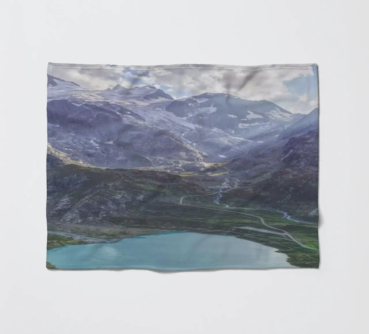 Heart Lake coperta in pile da Nur Mut