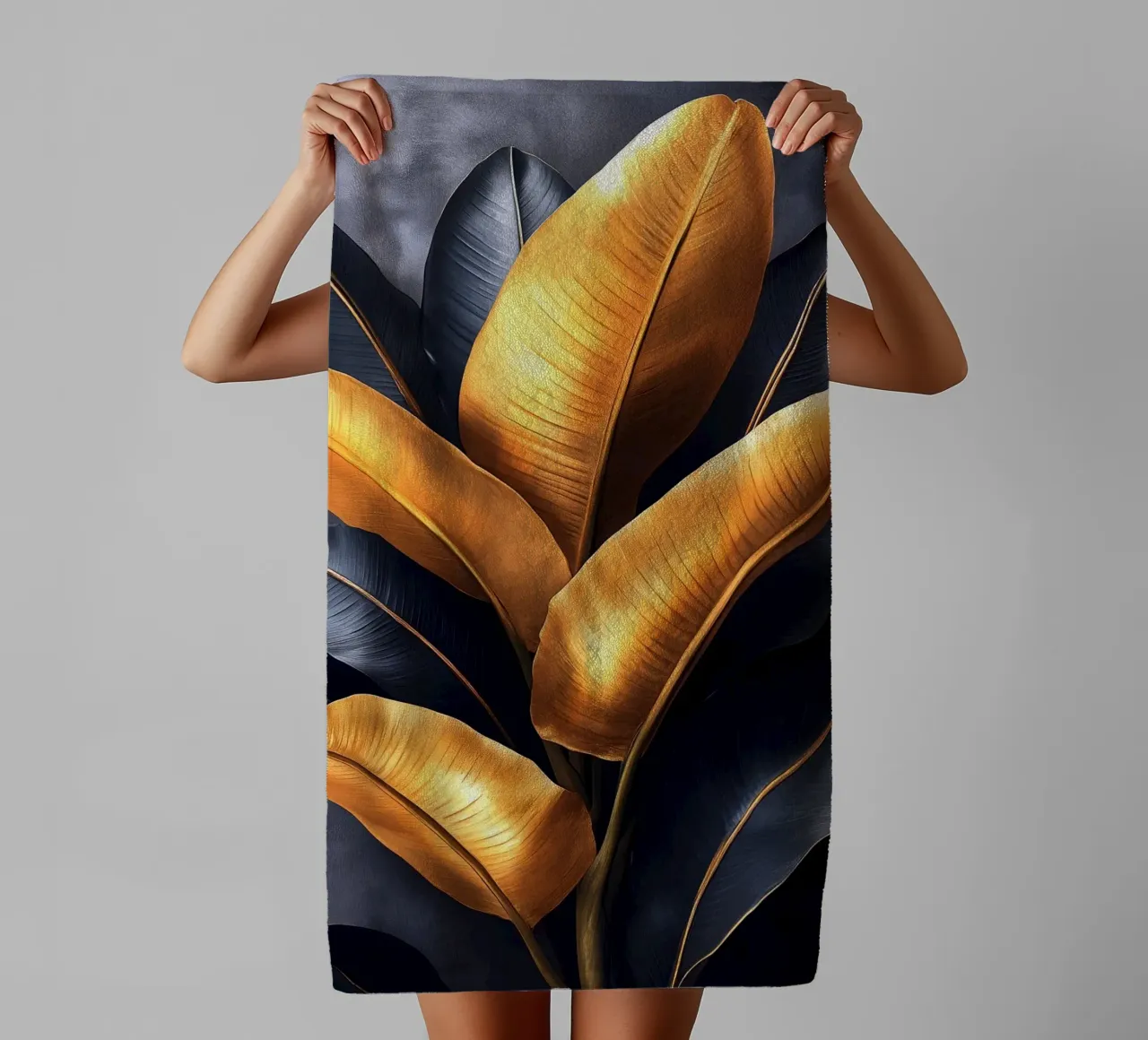Gouden en zwarte bananenbladeren badhanddoek van Justyna Jaszke JBJart
