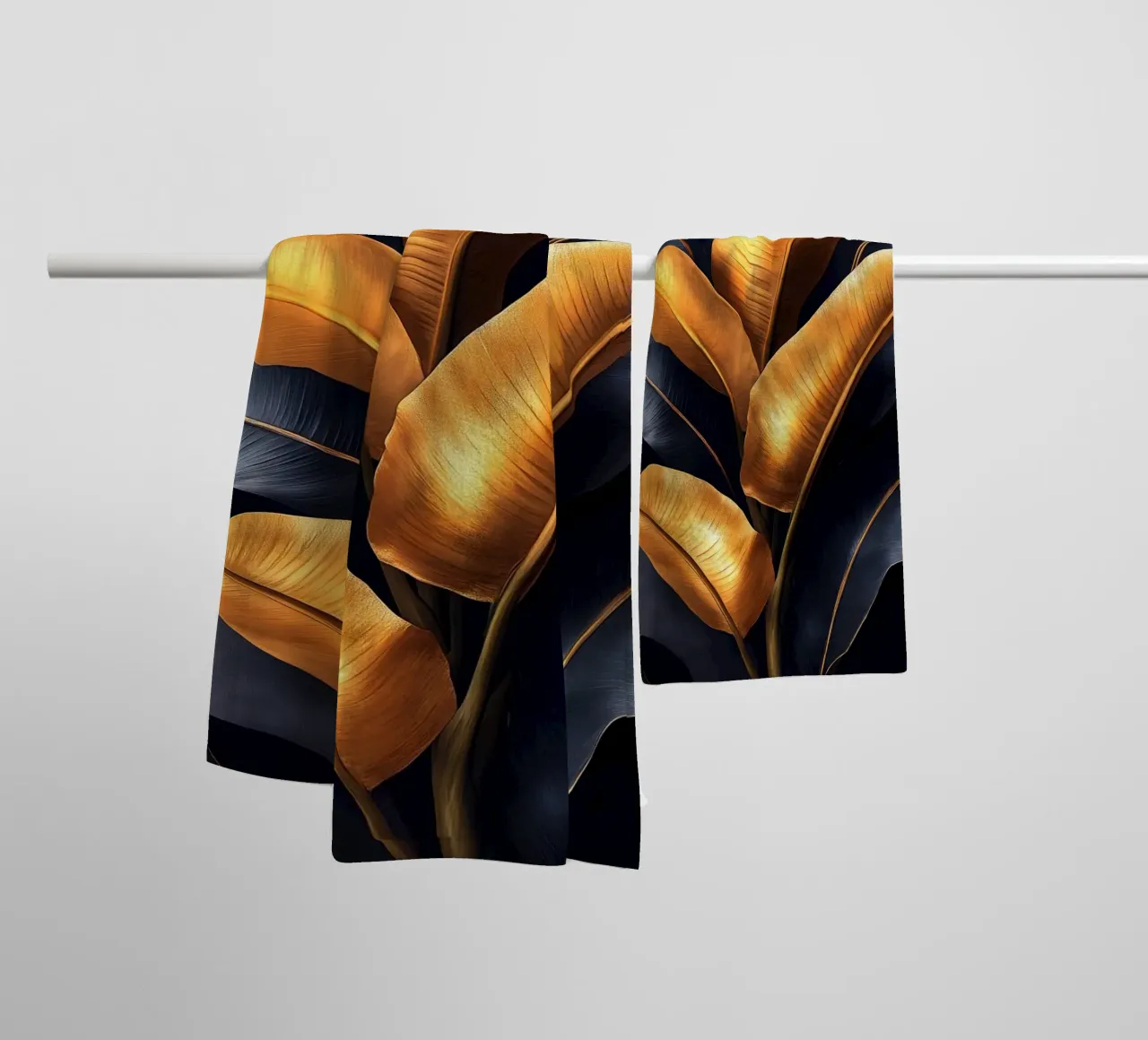 Gouden en zwarte bananenbladeren badhanddoek van Justyna Jaszke JBJart