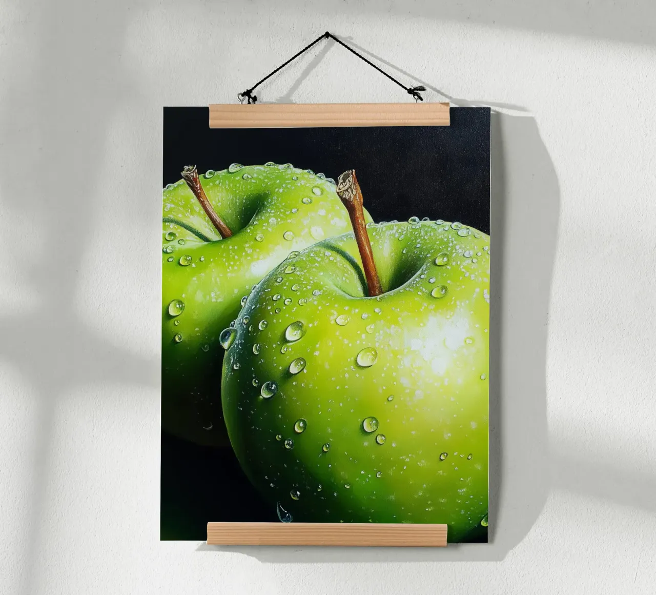 Mele verdi fresche poster con telaio in legno da Spice & Style
