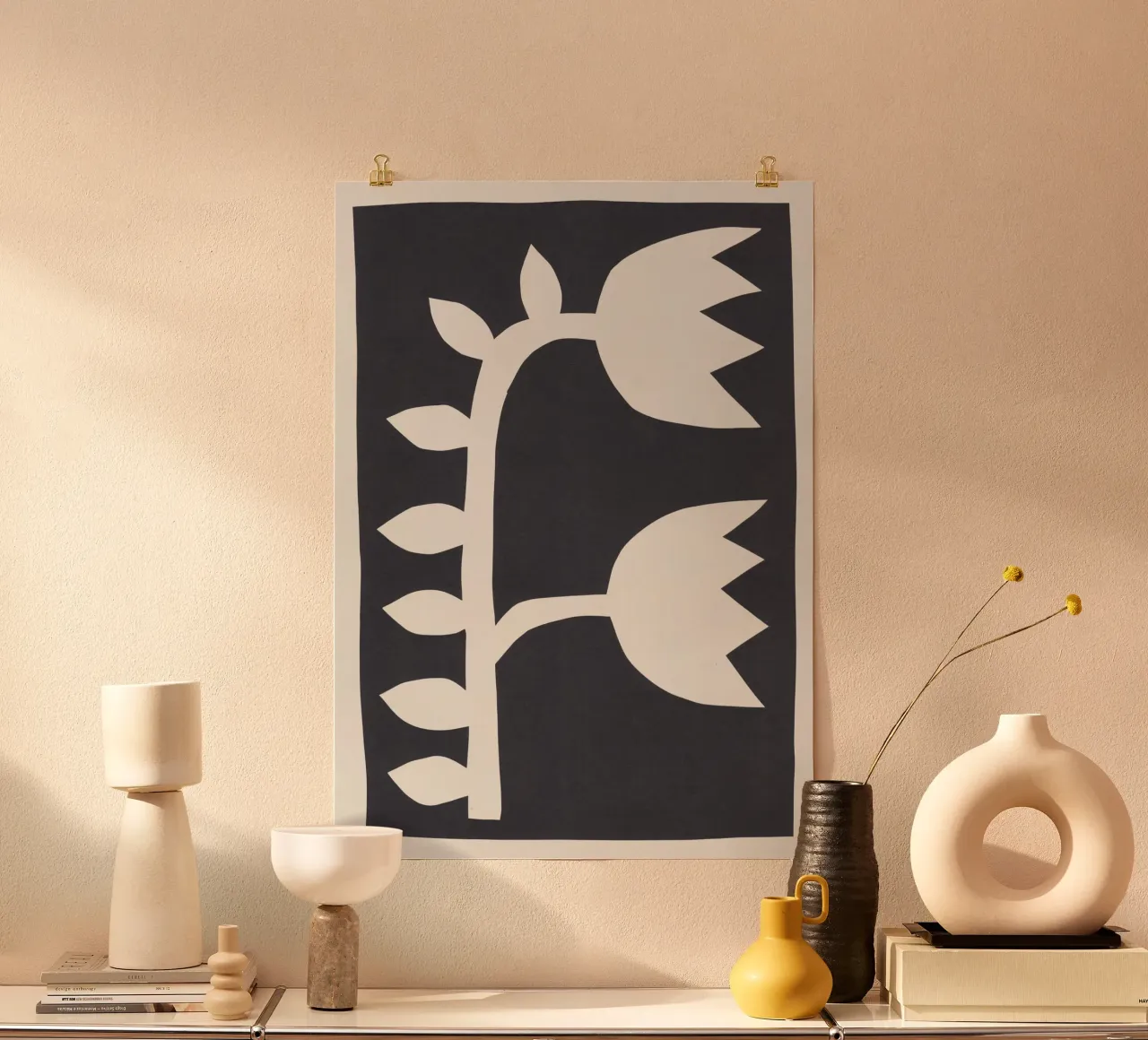 Tulipani neri #2 poster con telaio in plastica da Alisa Galitsyna