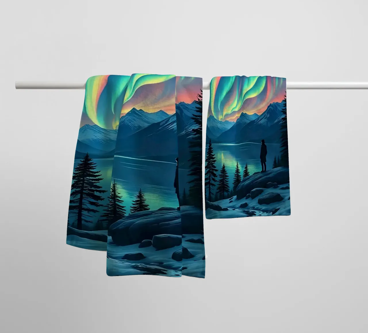 Polarlichter_4 Handtuch von Fantasie & Mystikwelten by LK