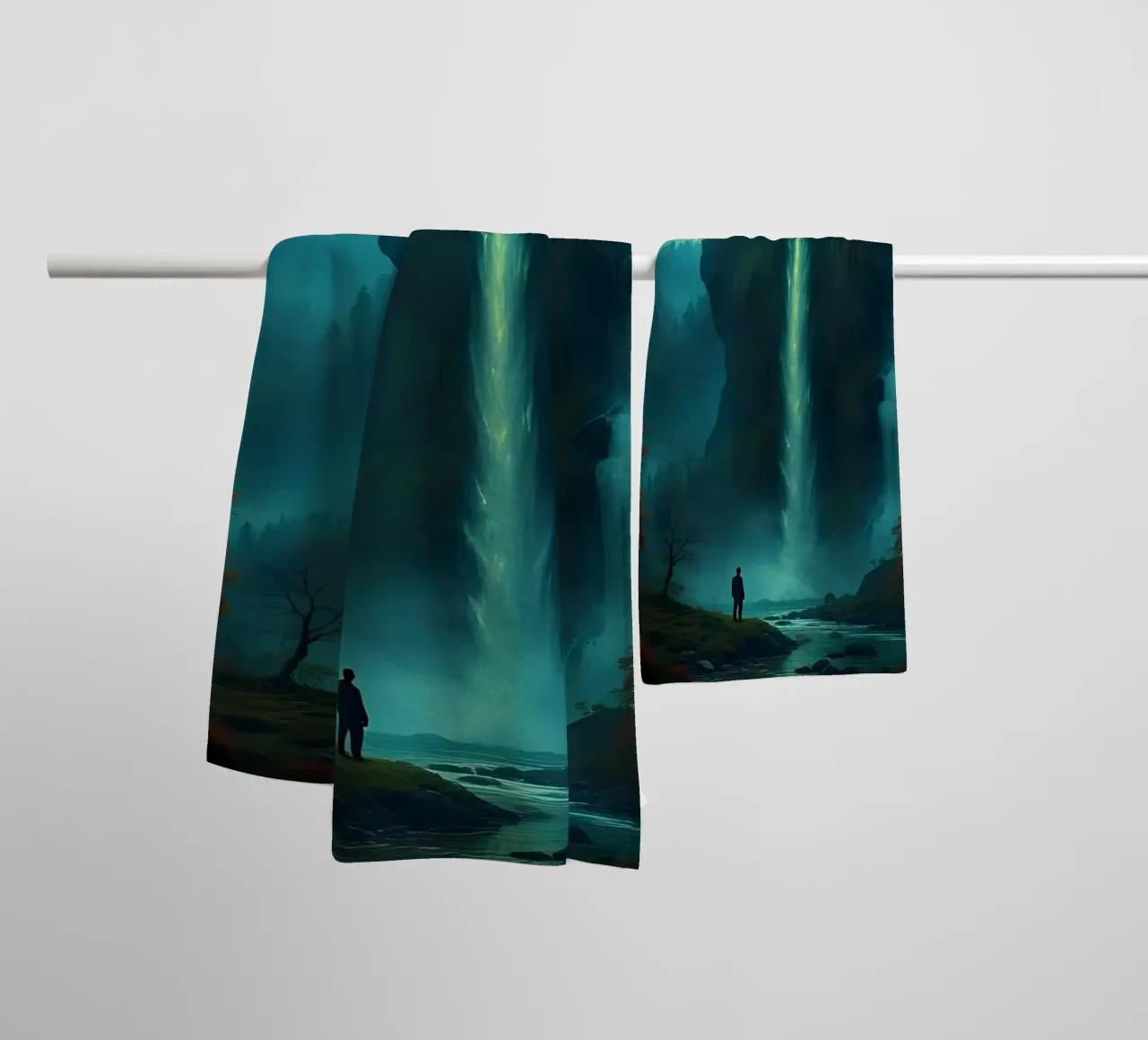 Cascata_2 asciugamano da bagno da Fantasie & Mystikwelten by LK