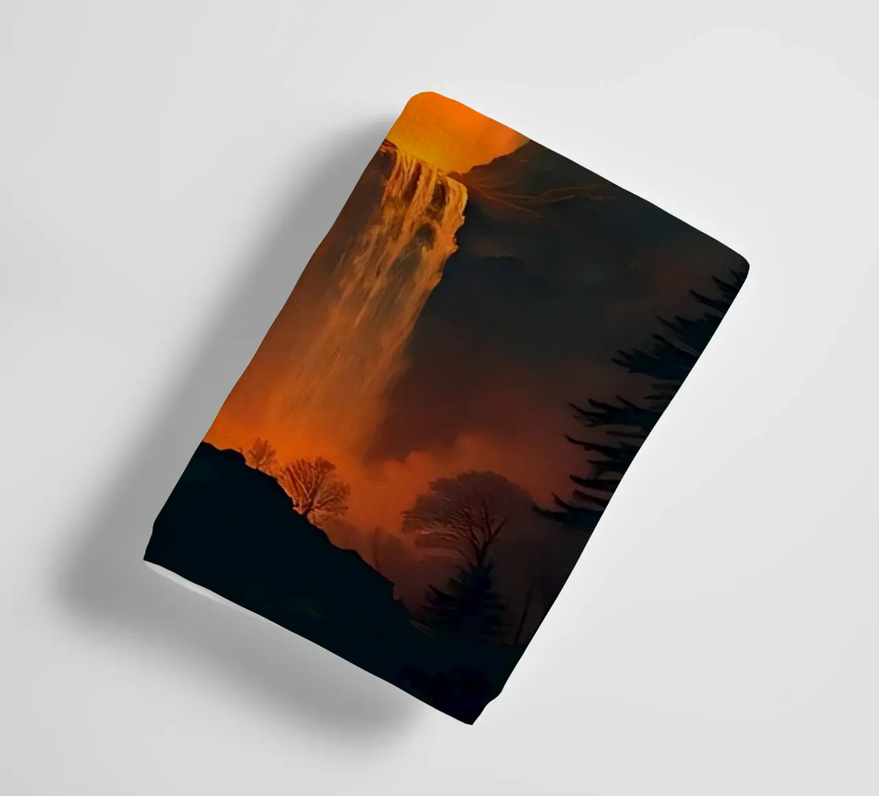 Cascata_4 asciugamano da bagno da Fantasie & Mystikwelten by LK