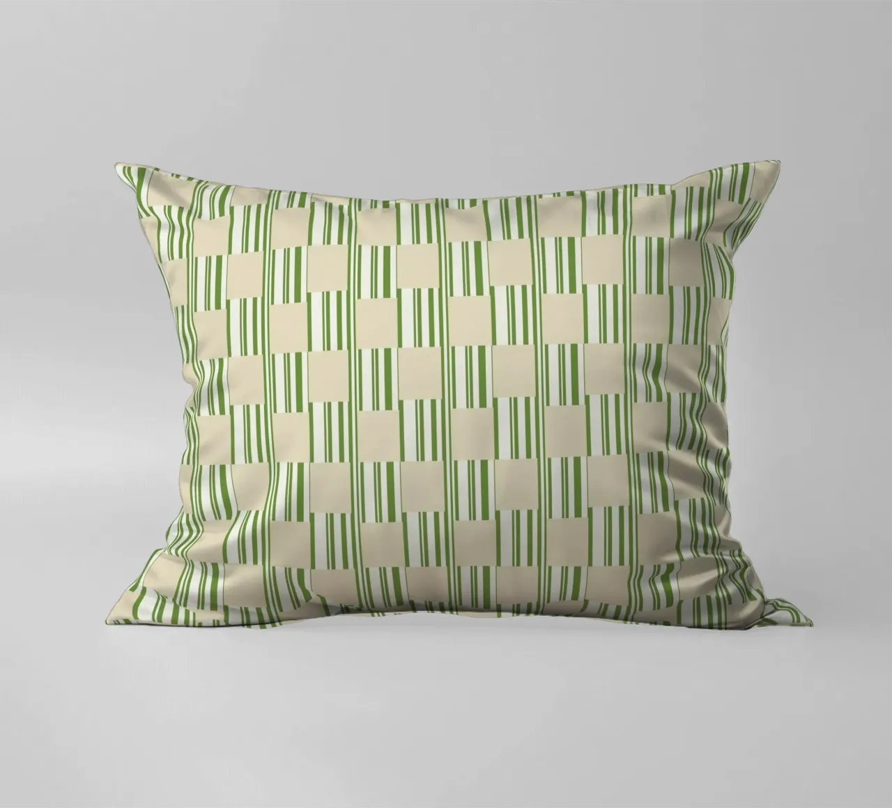 Quadri e righe in verde e beige cuscino da Little Dean