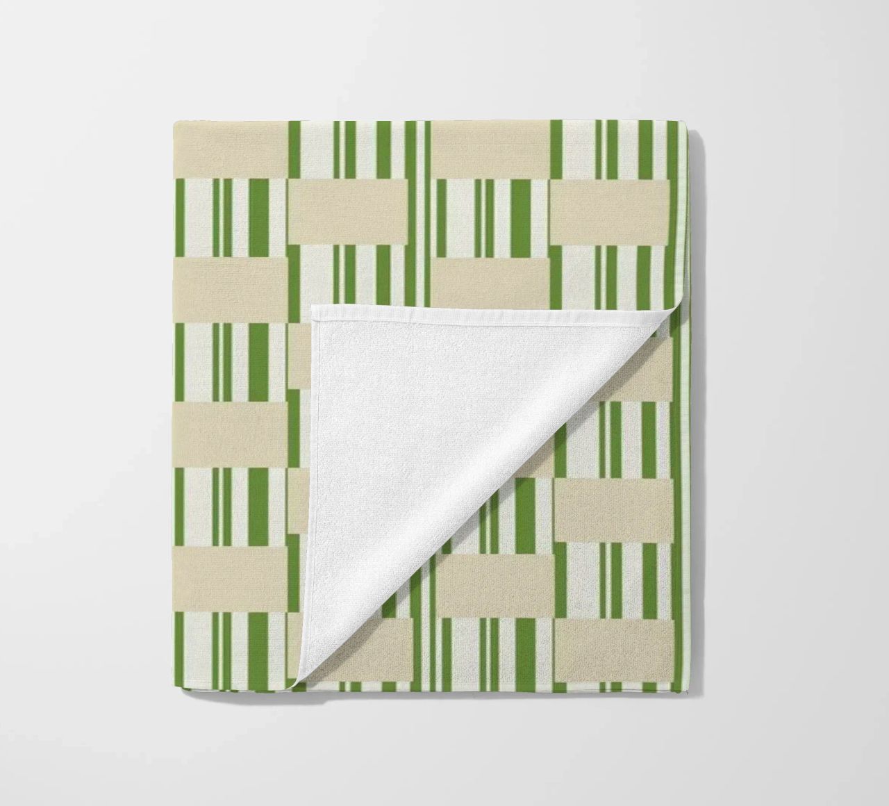 Quadri e righe in verde e beige telo mare da Little Dean