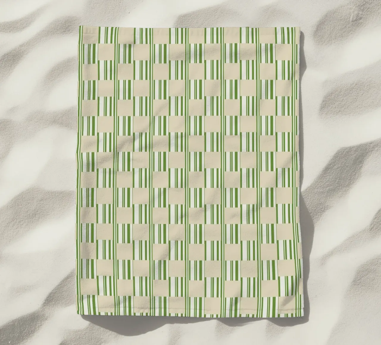 Cuadros y rayas en verde y beige toalla de playa de Little Dean
