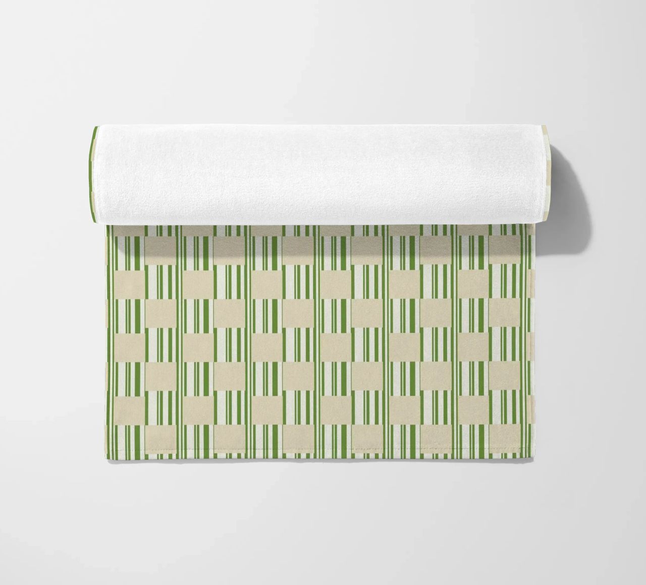 Quadri e righe in verde e beige telo mare da Little Dean