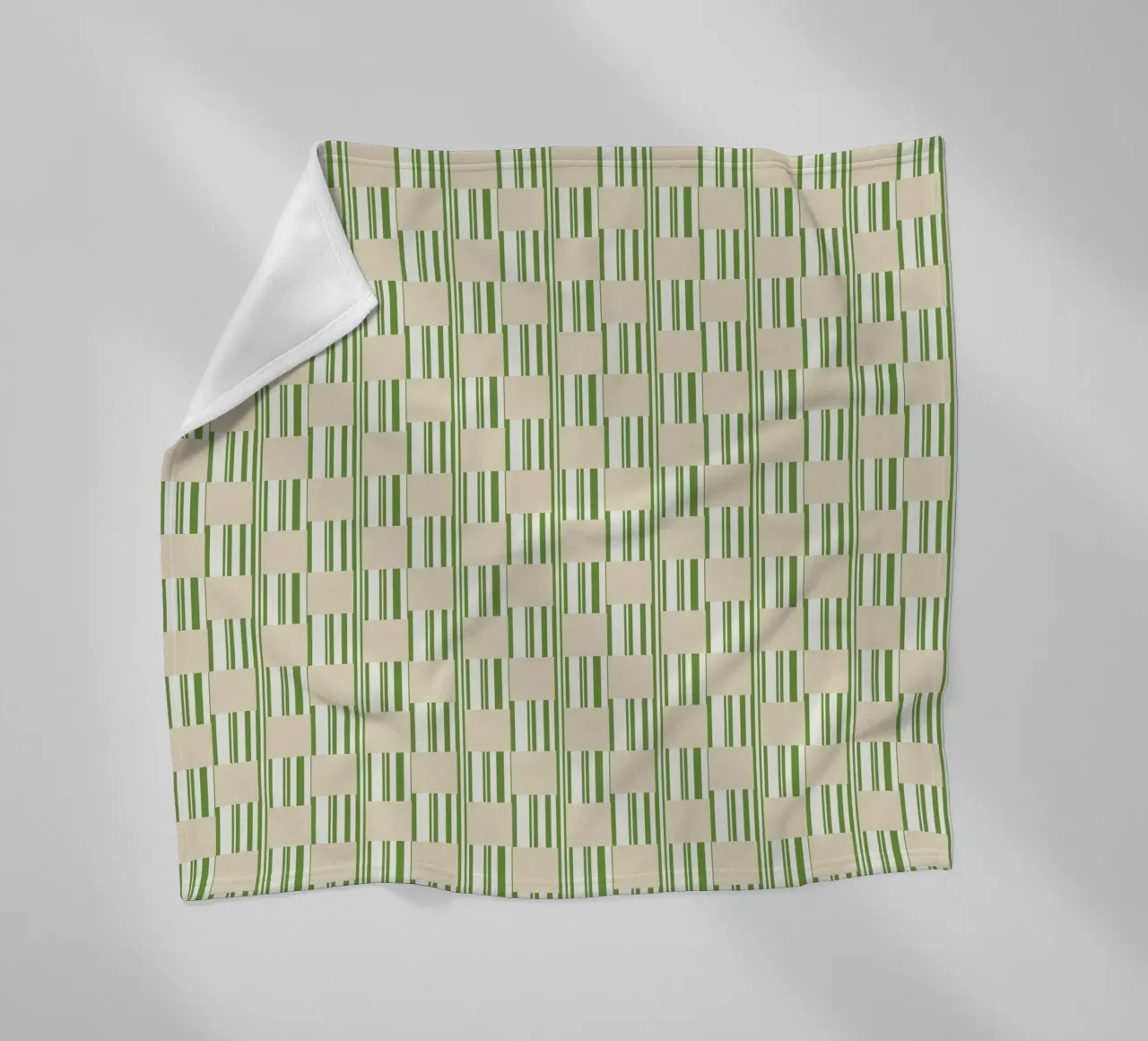 Quadri e righe in verde e beige coperta in pile da Little Dean