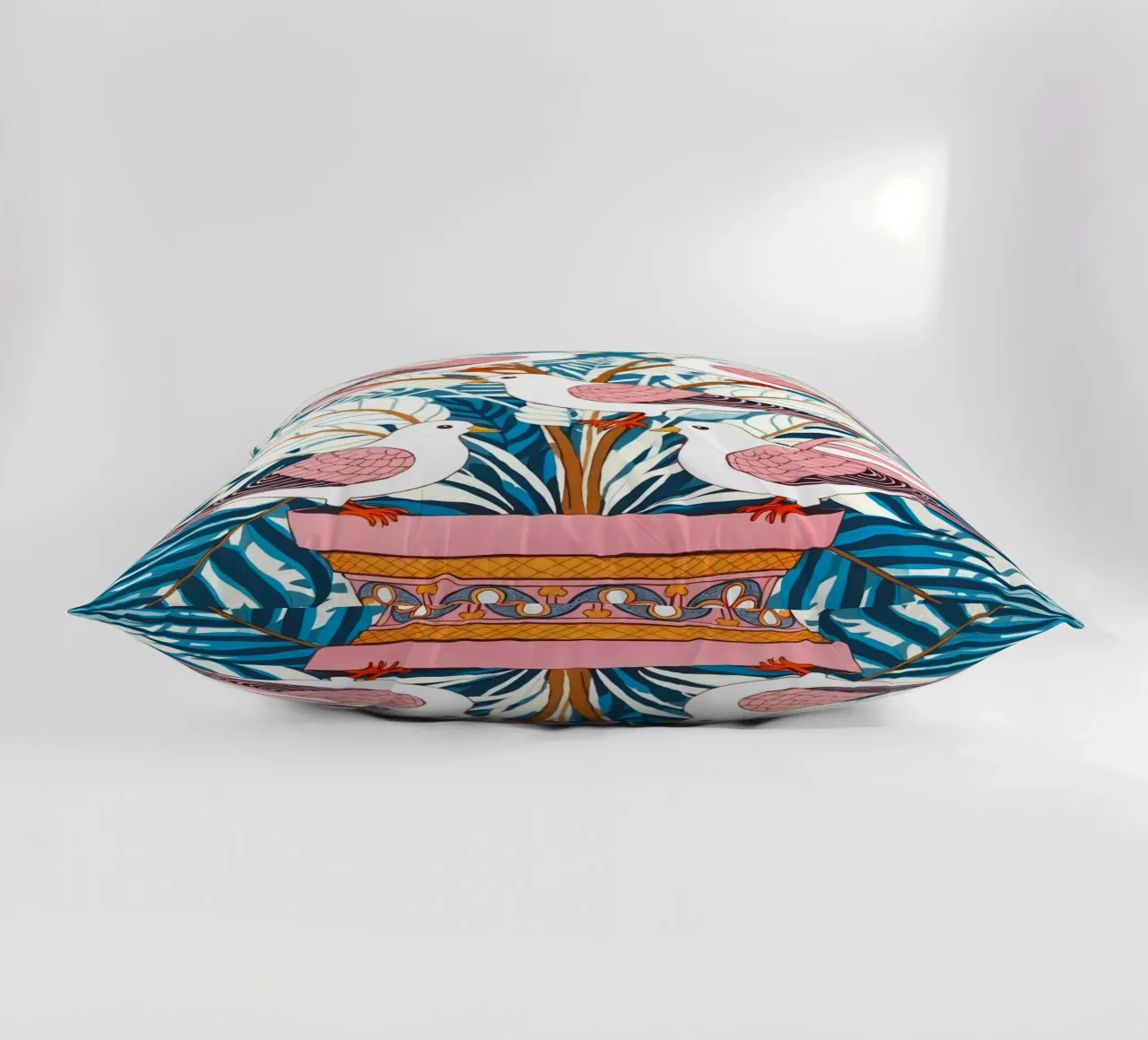 Cinque colombe in fiore cuscino da 83oranges.com