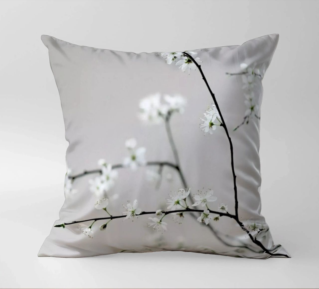 Spring Is in the Air cuscino da Studio Nahili