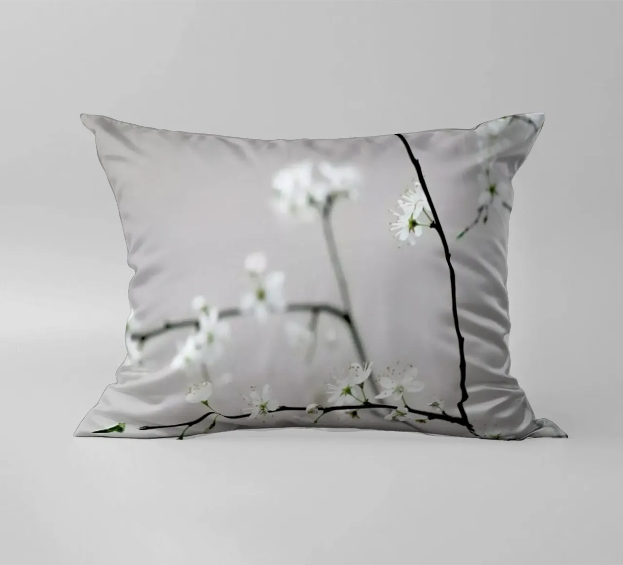 Spring Is in the Air cuscino da Studio Nahili