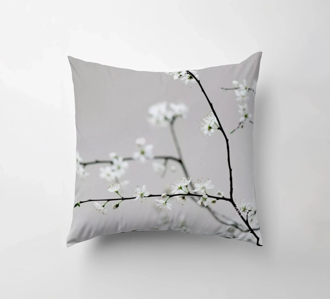 Spring Is in the Air cuscino da Studio Nahili