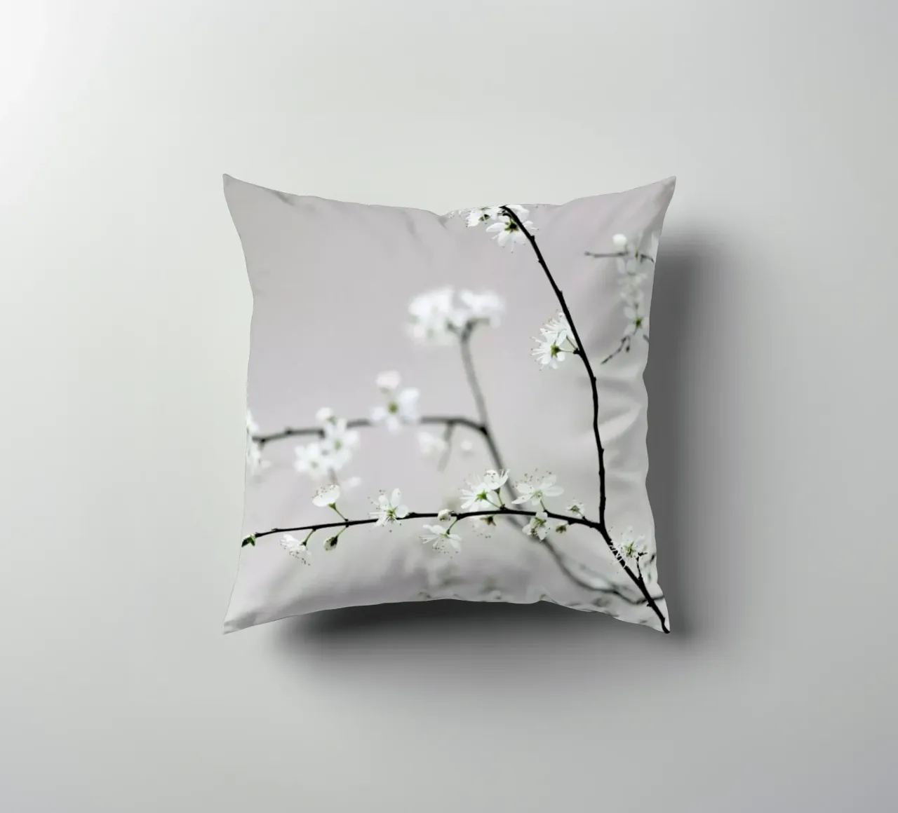 Spring Is in the Air cuscino da Studio Nahili