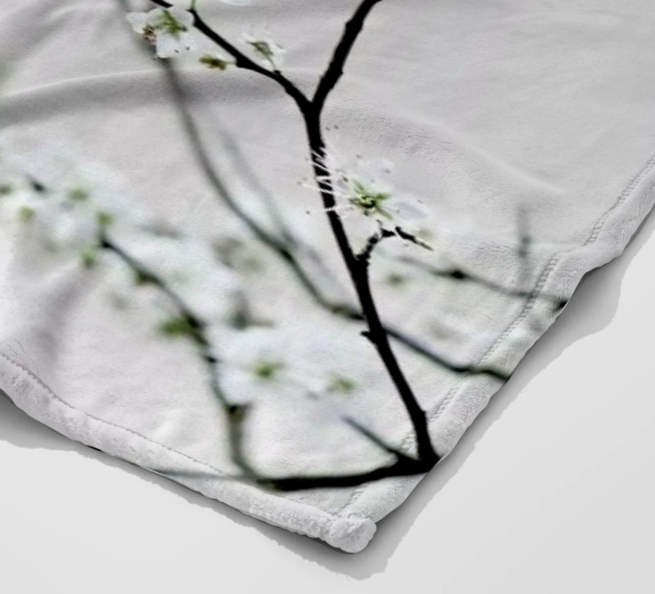 Spring Is in the Air coperta in pile da Studio Nahili