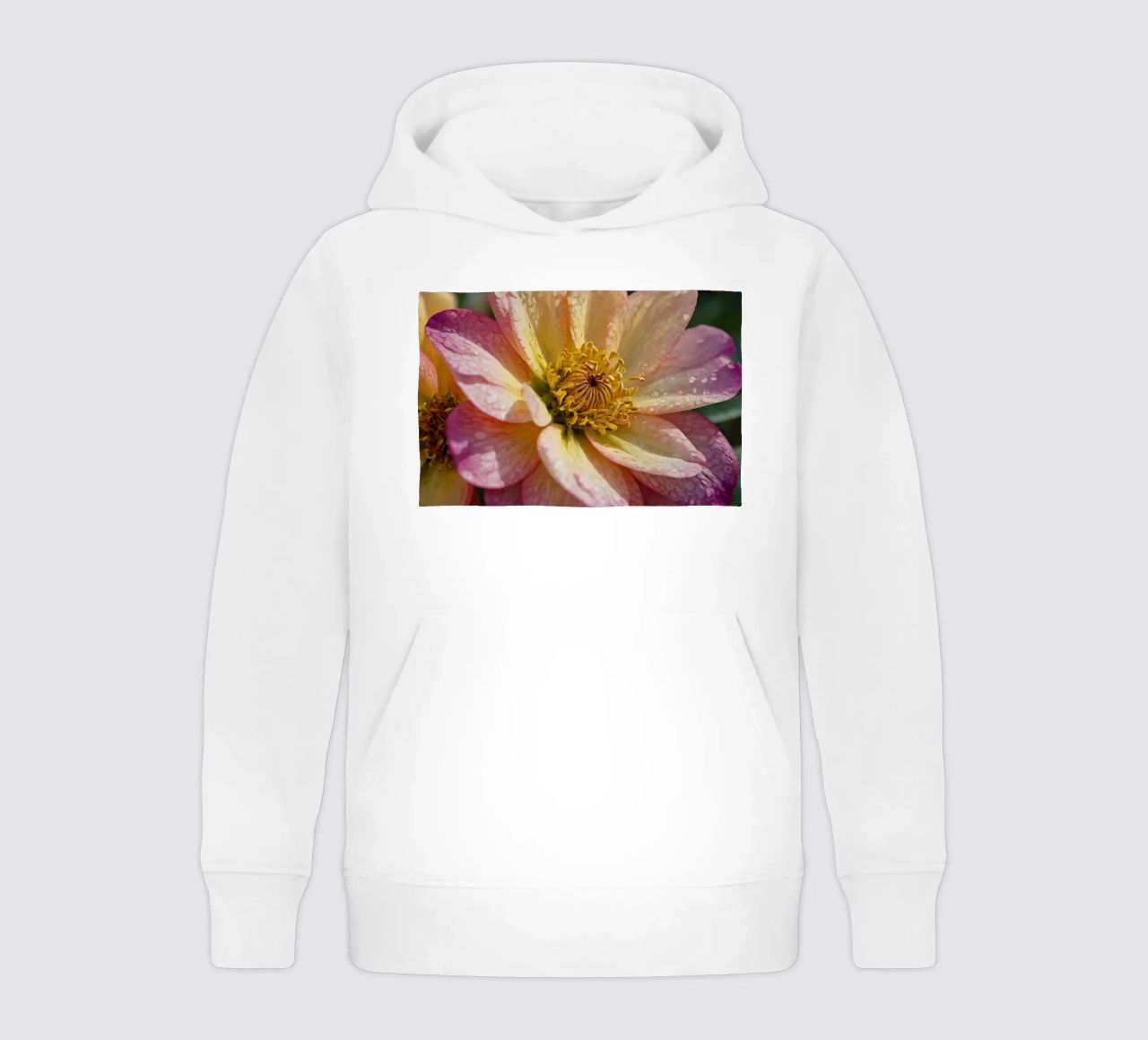Vue rapprochée d'une fleur vibrante dans un jardin sweat à capuche enfant de DesignDoodle