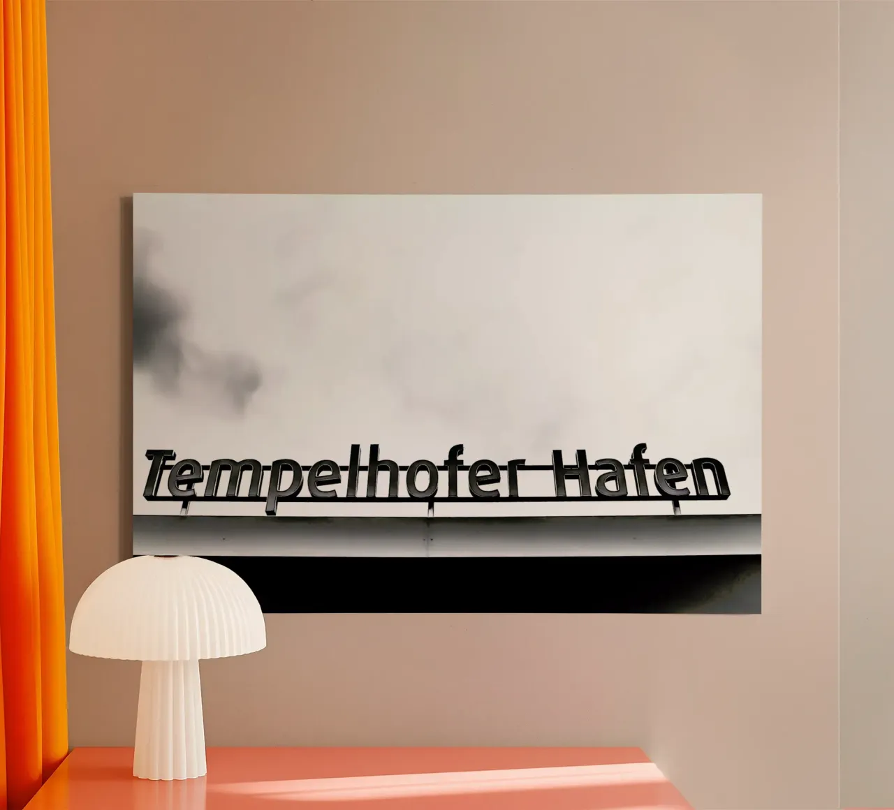 Heiko's Tempelhofer Hafen tela con Cornice a cassetta da Babett Schultze