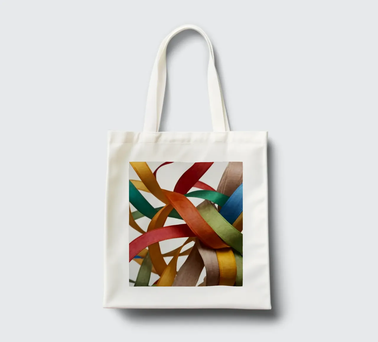 Nastri colorati intrecciati tra loro creano un'atmosfera vibrante. borsa in juta da DesignDoodle