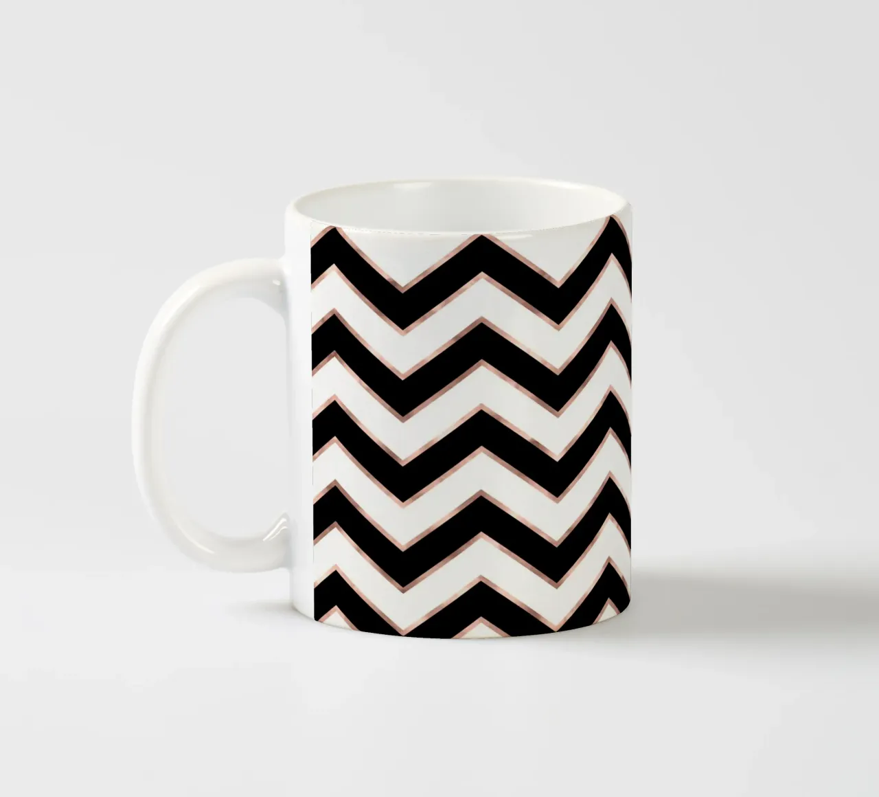 Motivo bianco e nero con riflessi rame tazza in ceramica da CalliLetters