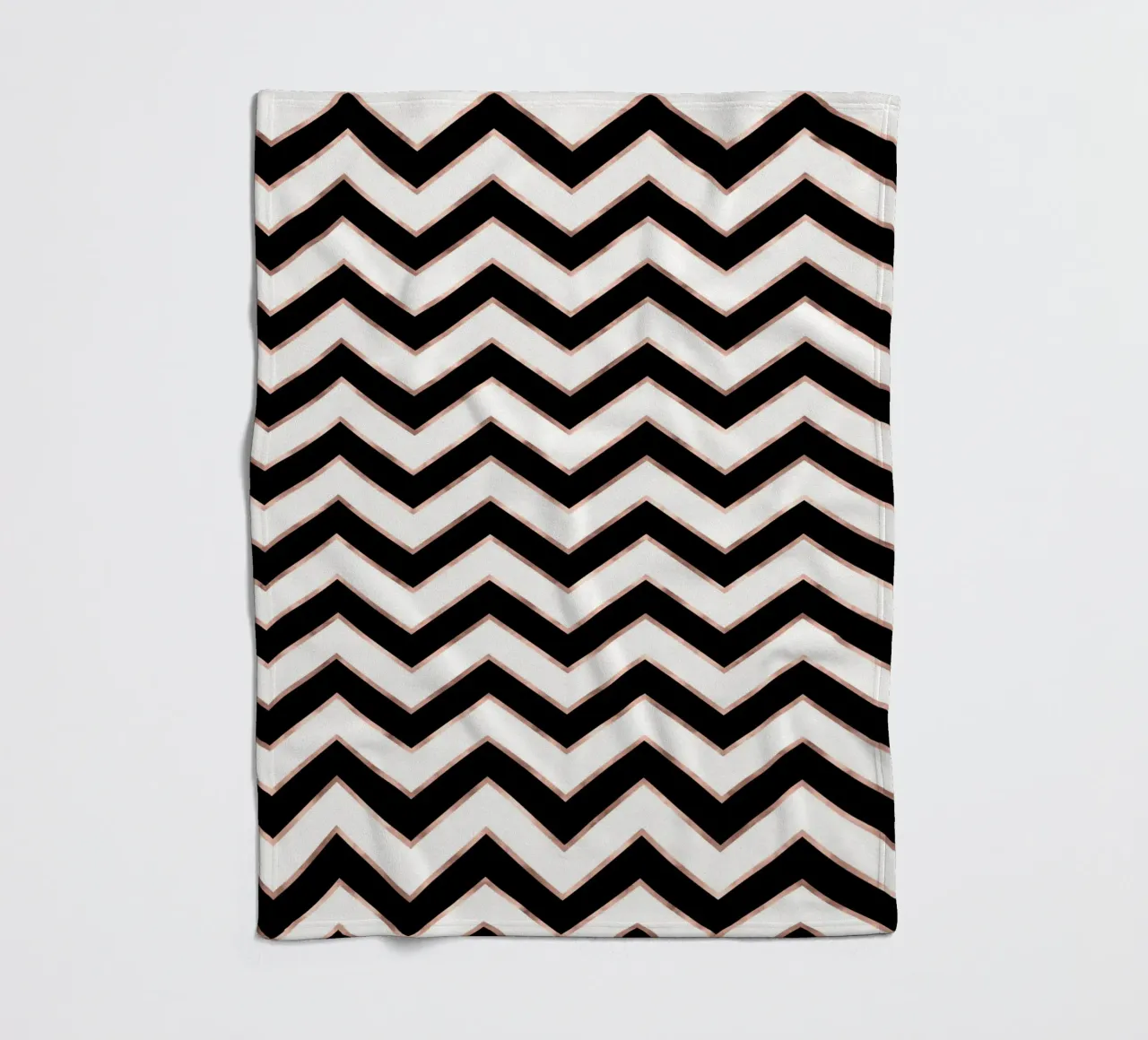 Motivo bianco e nero con riflessi rame coperta in pile da CalliLetters