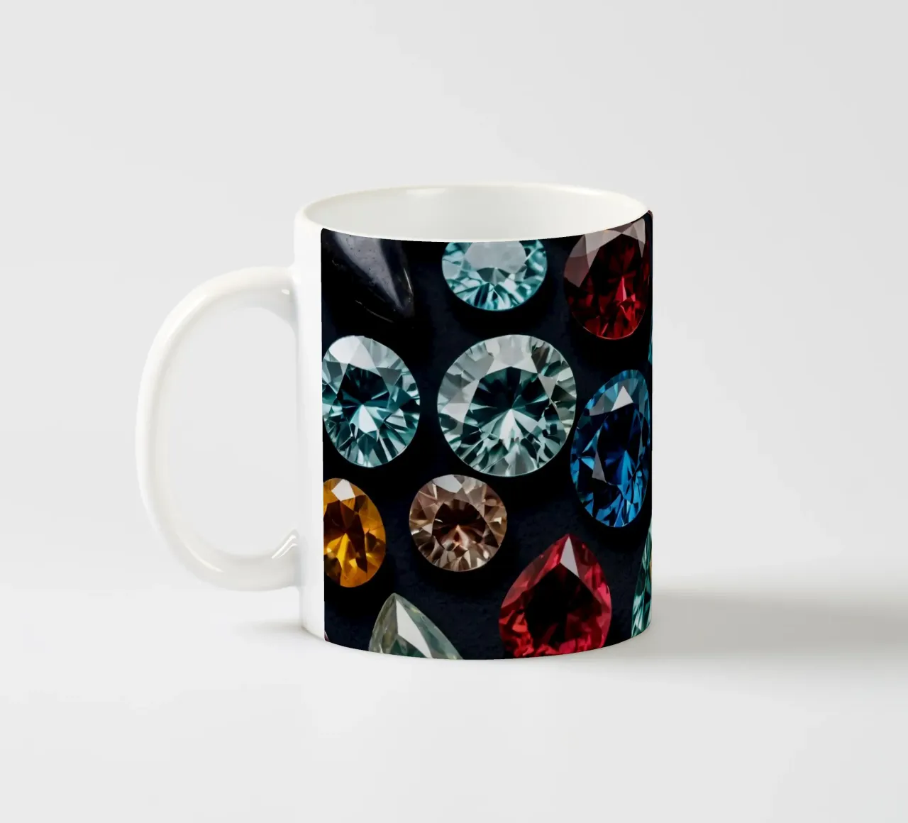 Una vivace collezione di diverse pietre preziose esposte tazza in ceramica da DesignDoodle