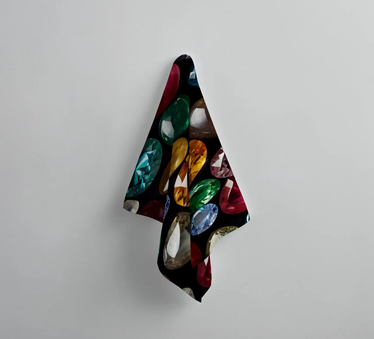 Una vivace collezione di diverse pietre preziose asciugamano da bagno da DesignDoodle
