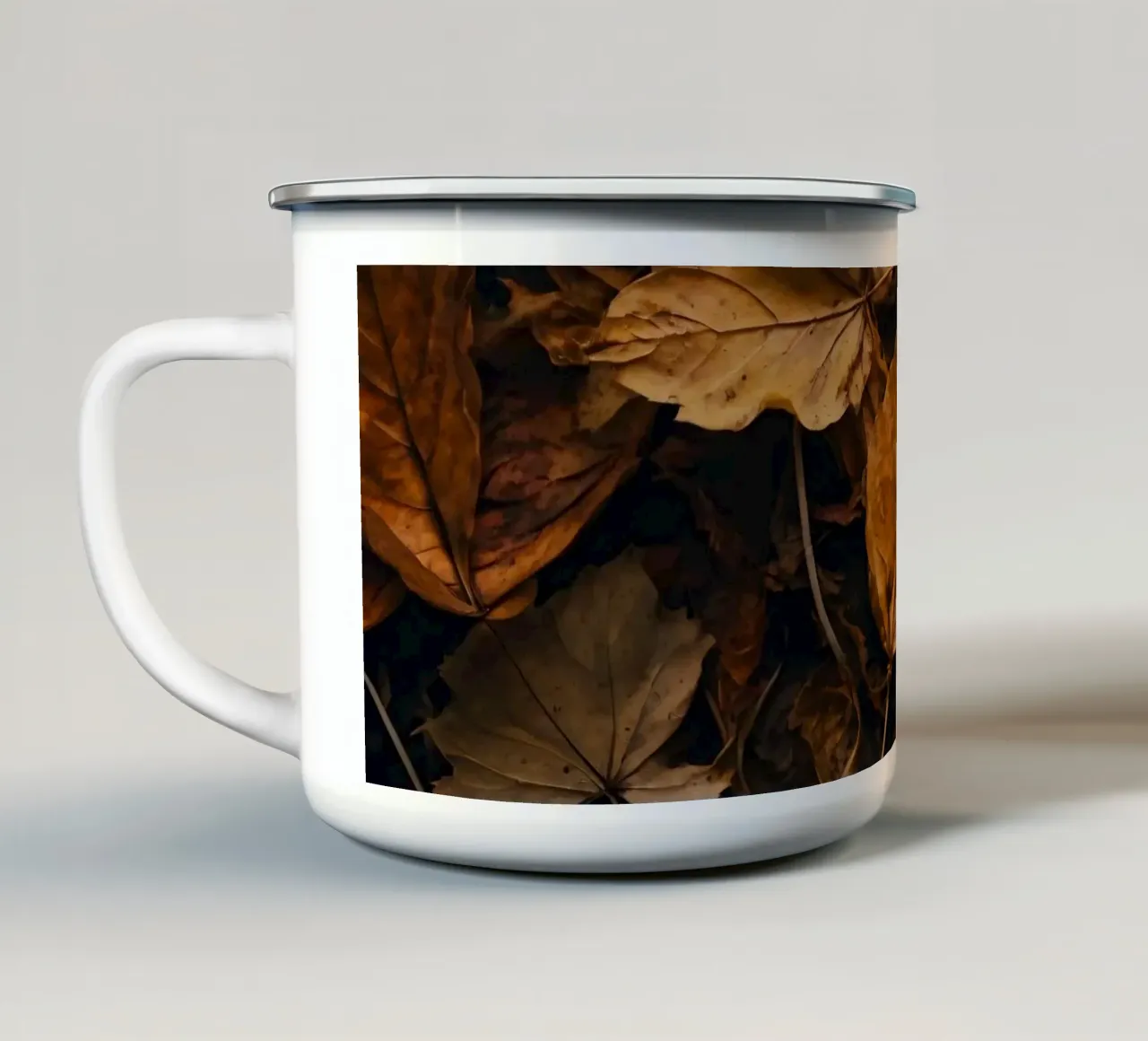 Foglie autunnali colorate sparse sul terreno tazza in smalto da DesignDoodle
