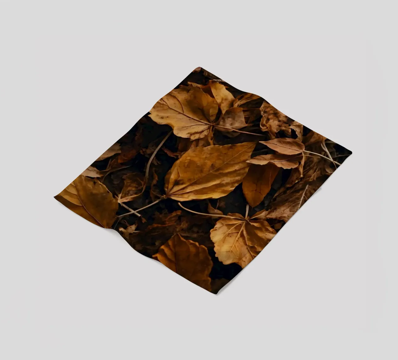 Foglie autunnali colorate sparse sul terreno coperta in pile da DesignDoodle