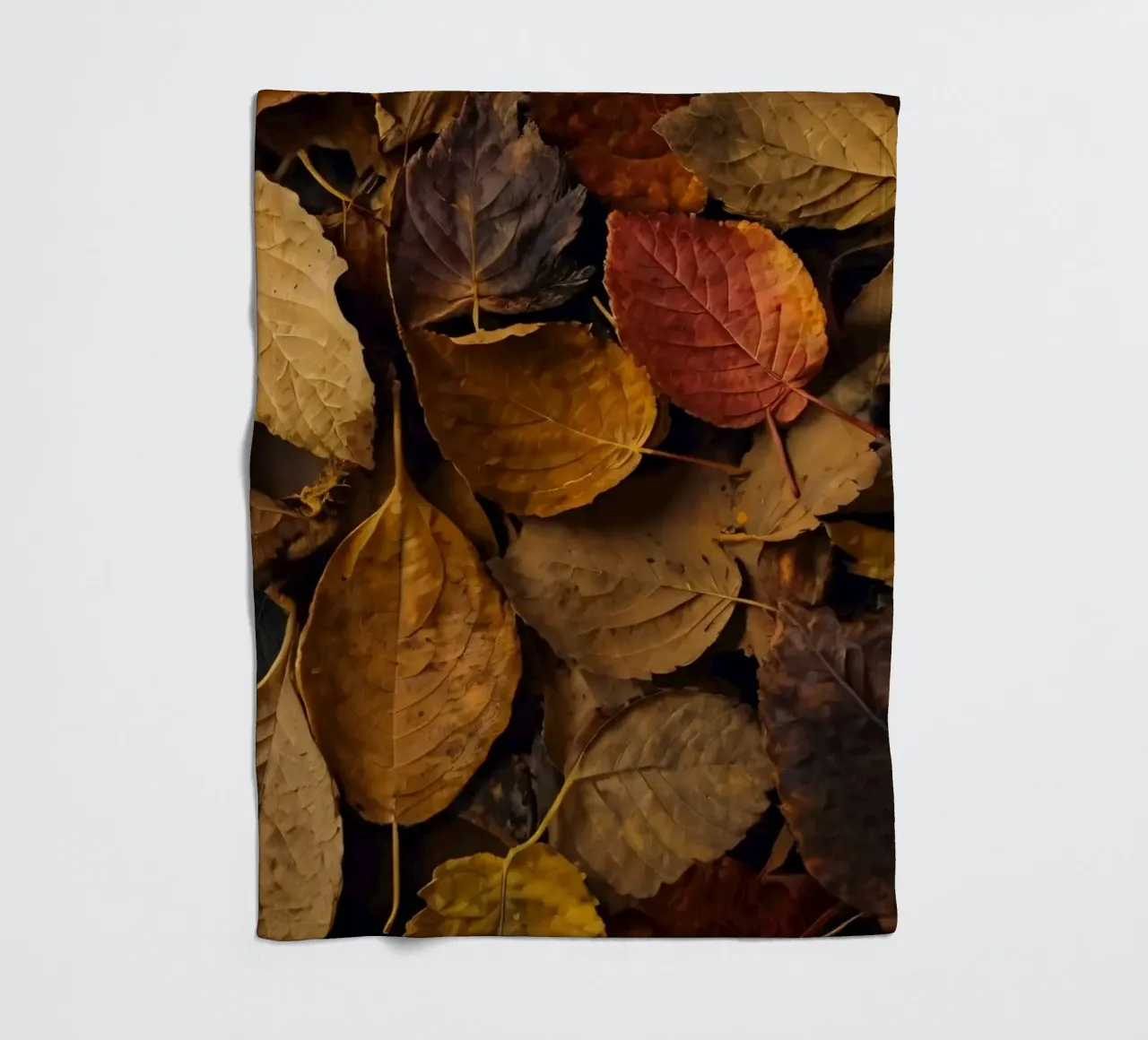 foglie d'autunno sparse a terra coperta in pile da DesignDoodle