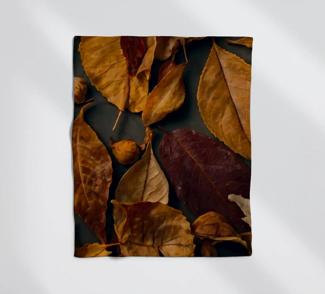 Verspreid gezellige herfstbladeren voor een levendig seizoensdisplay fleecedeken van DesignDoodle