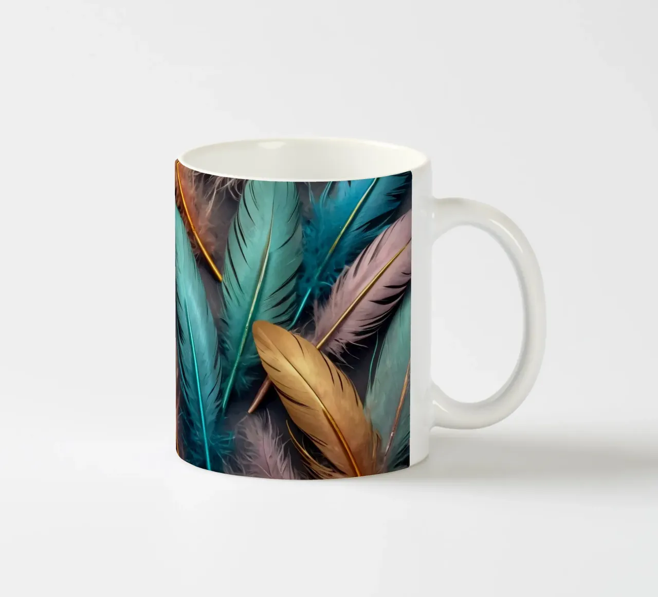 Piume colorate disposte artisticamente su uno sfondo scuro tazza in ceramica da DesignDoodle