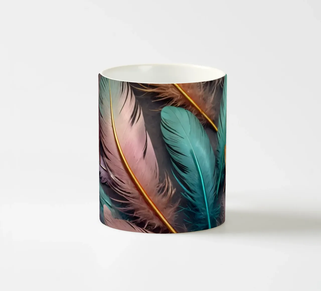 Piume colorate disposte artisticamente su uno sfondo scuro tazza in ceramica da DesignDoodle