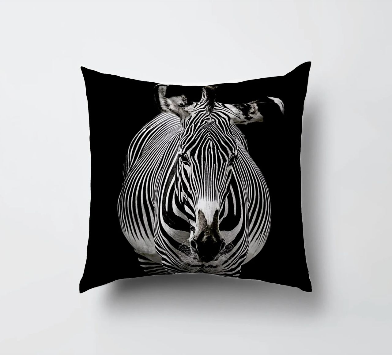 Hello Zebra by Lothare Dambreville cuscino da EyeEm Mobile GmbH