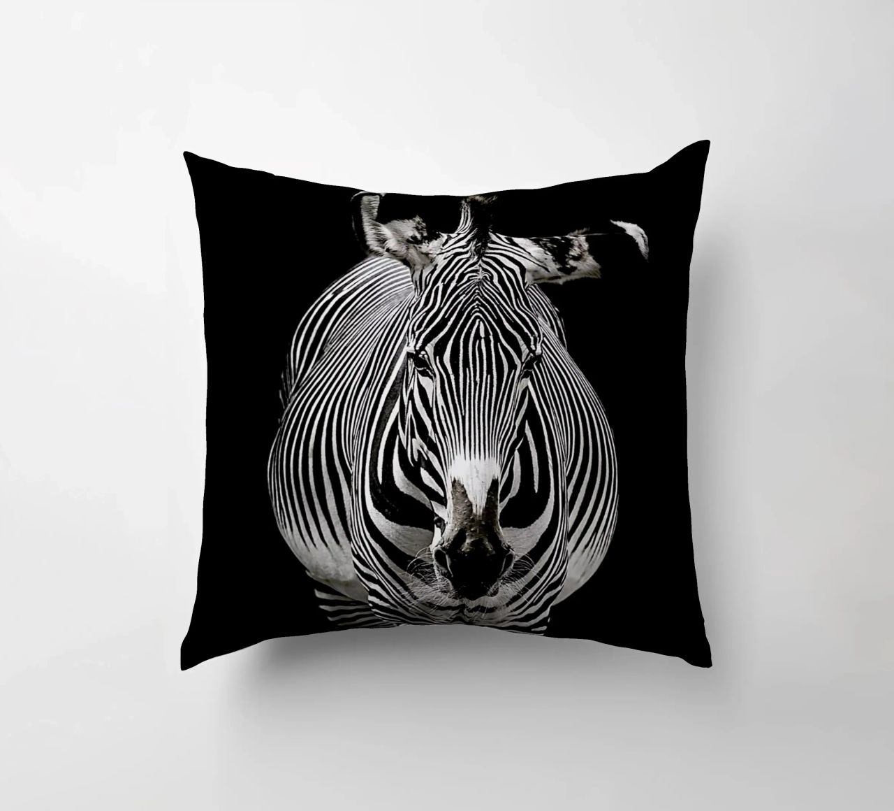 Hello Zebra by Lothare Dambreville cuscino da EyeEm Mobile GmbH