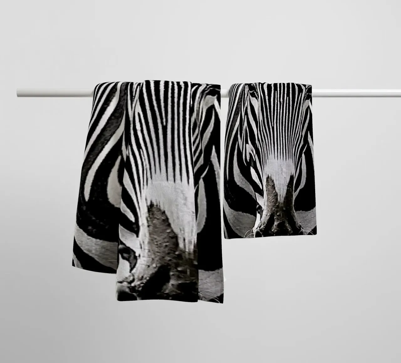 Hello Zebra by Lothare Dambreville asciugamano da bagno da EyeEm Mobile GmbH