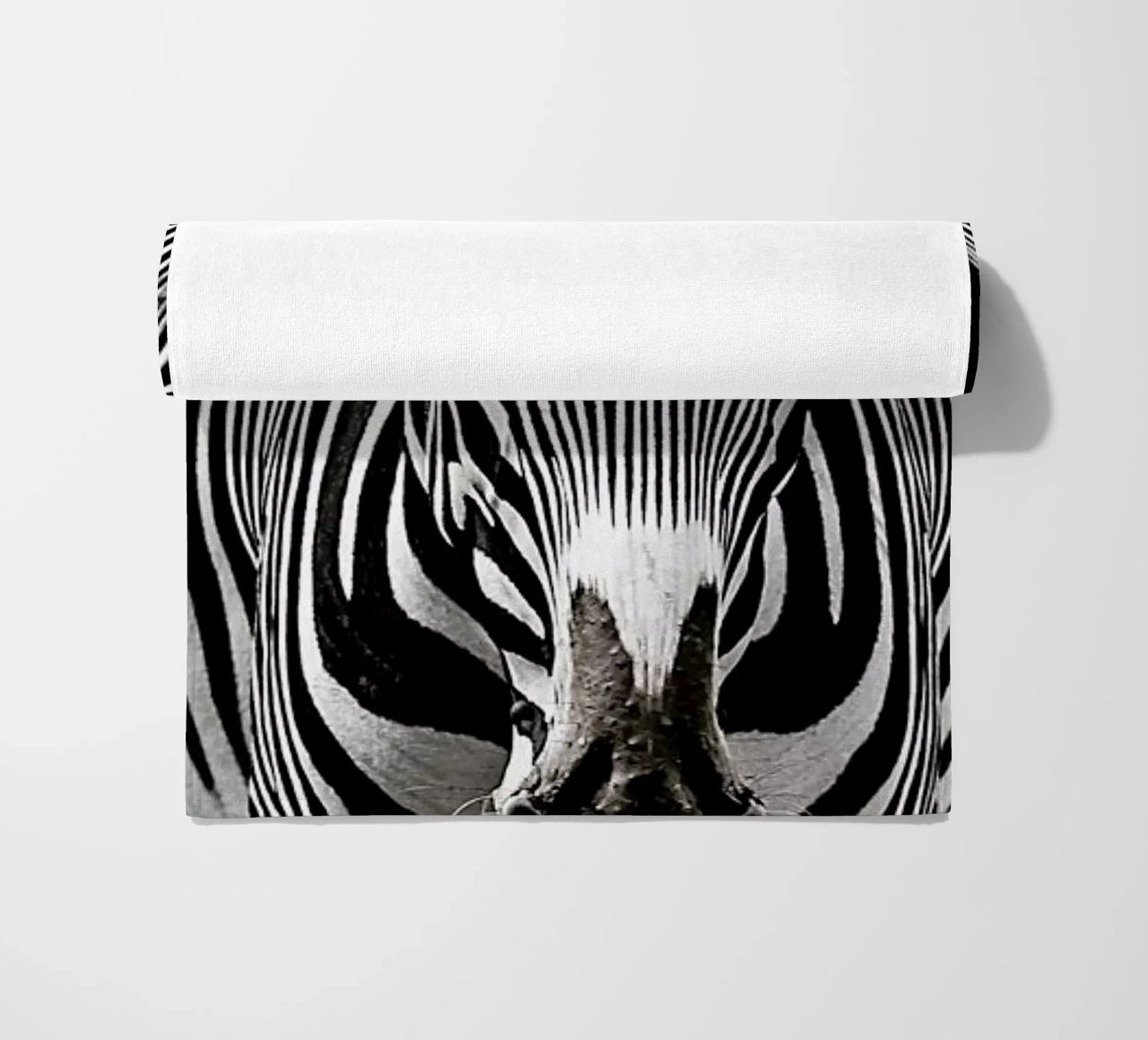 Hello Zebra by Lothare Dambreville telo mare da EyeEm Mobile GmbH