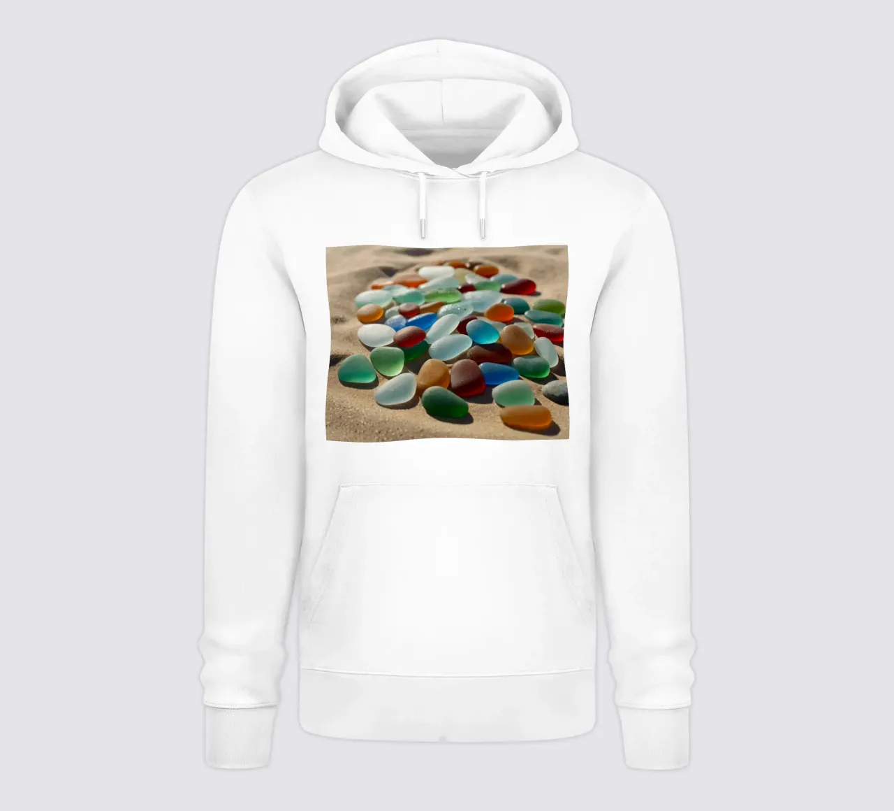 Ciottoli di gemme colorate sparsi sul litorale della spiaggia sabbiosa felpa con cappuccio da DesignDoodle