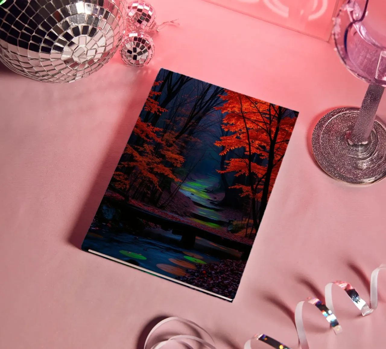 Superbe paysage d'automne avec des feuilles d'un rouge éclatant carnet de notes de DesignDoodle