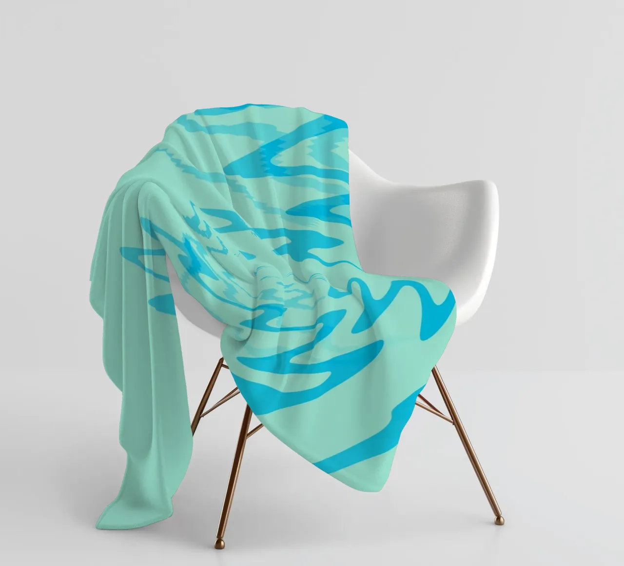 Disegno astratto a zigzag dinamico e ritorto in blu coperta in pile da Something for you