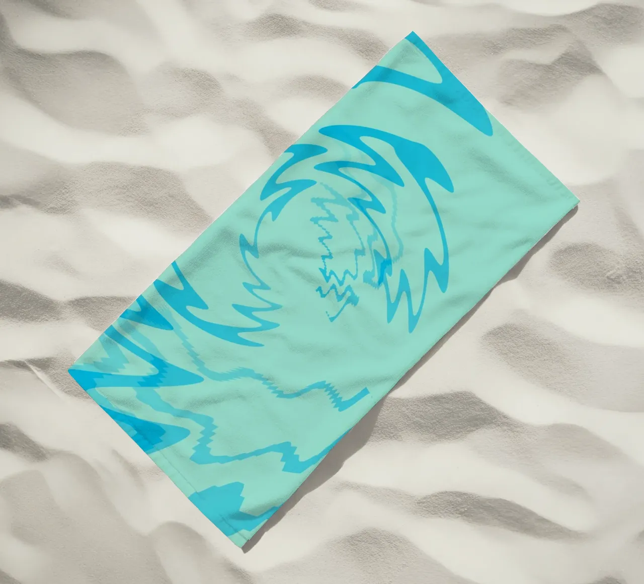 Abstraktes gedrehtes dynamisches Zick Zack Muster in Blau Strandtuch von Something for you