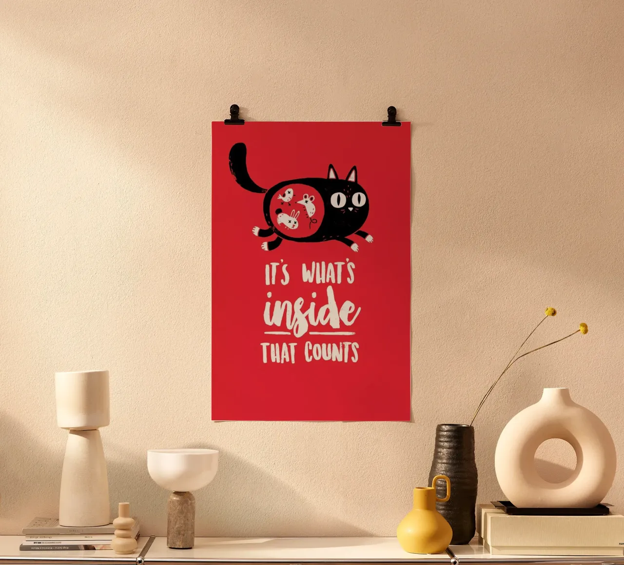 It'S Whats Inside That Counts Portrait poster con telaio in plastica da DinoMike