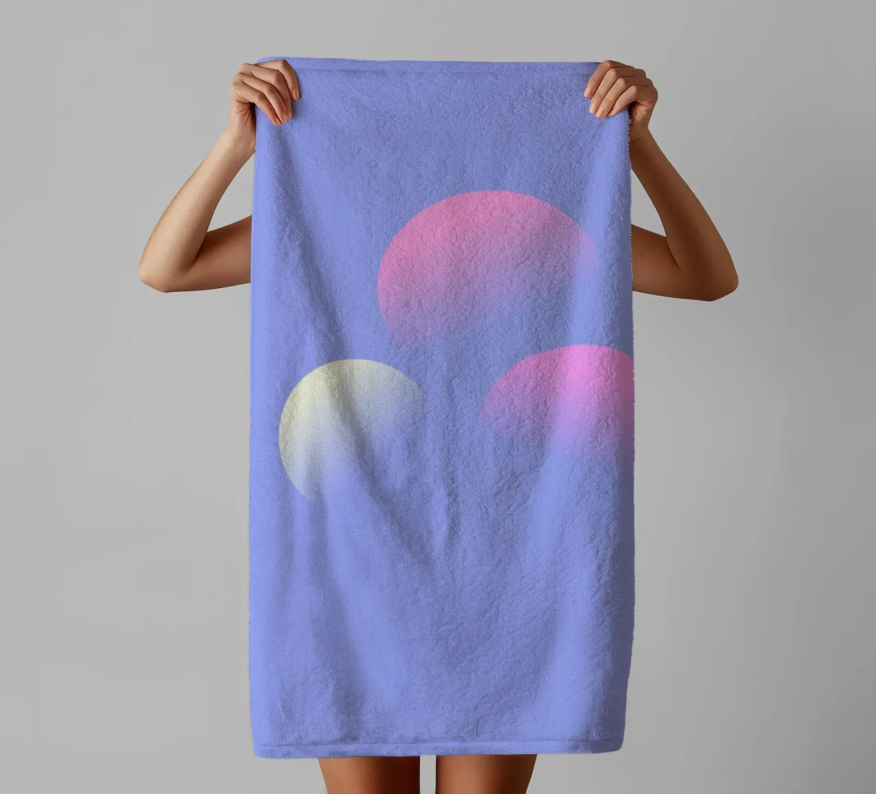 Gemälde von drei Planeten vor lila Hintergrund Handtuch von Something for you